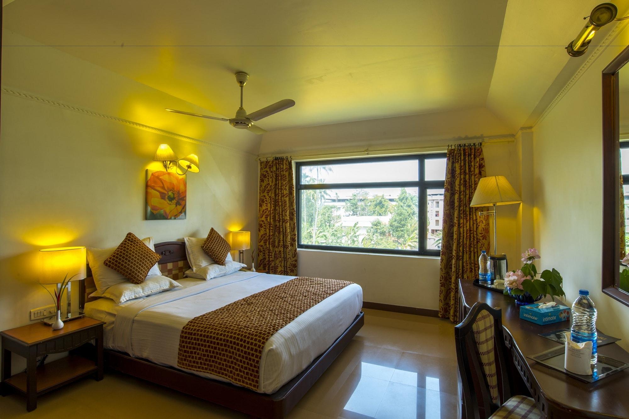 Golf View Hotels & Suites Nedumbassery Eksteriør billede