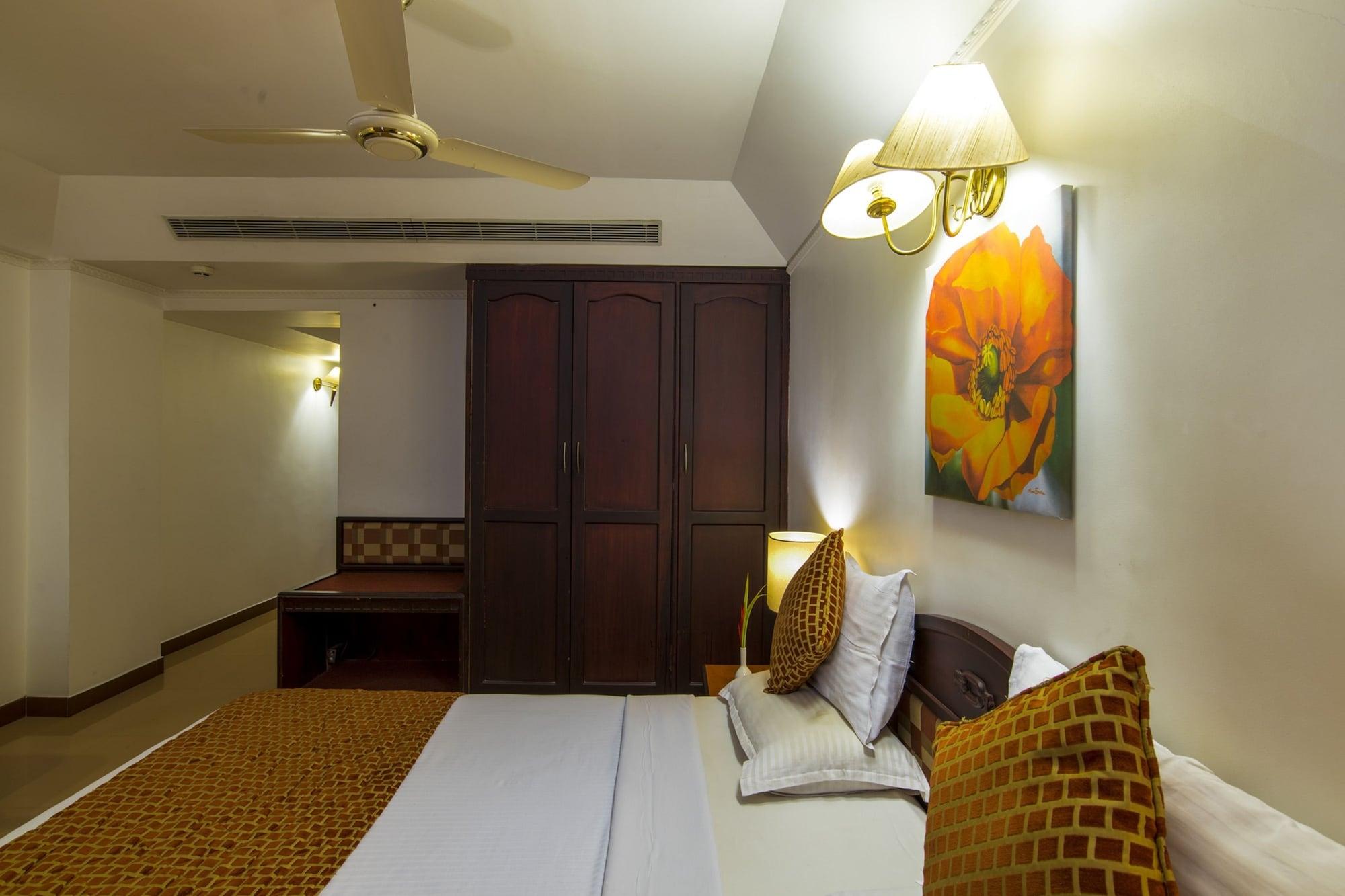 Golf View Hotels & Suites Nedumbassery Eksteriør billede