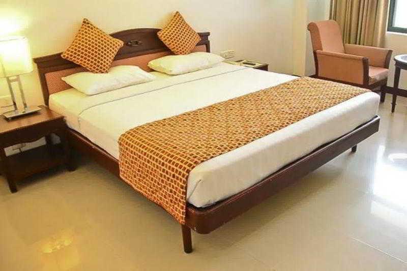 Golf View Hotels & Suites Nedumbassery Eksteriør billede