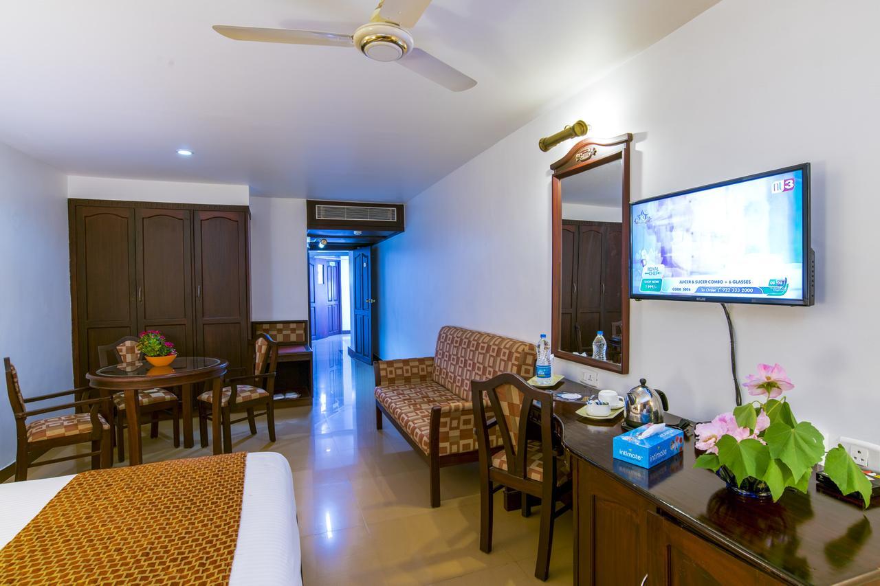 Golf View Hotels & Suites Nedumbassery Eksteriør billede