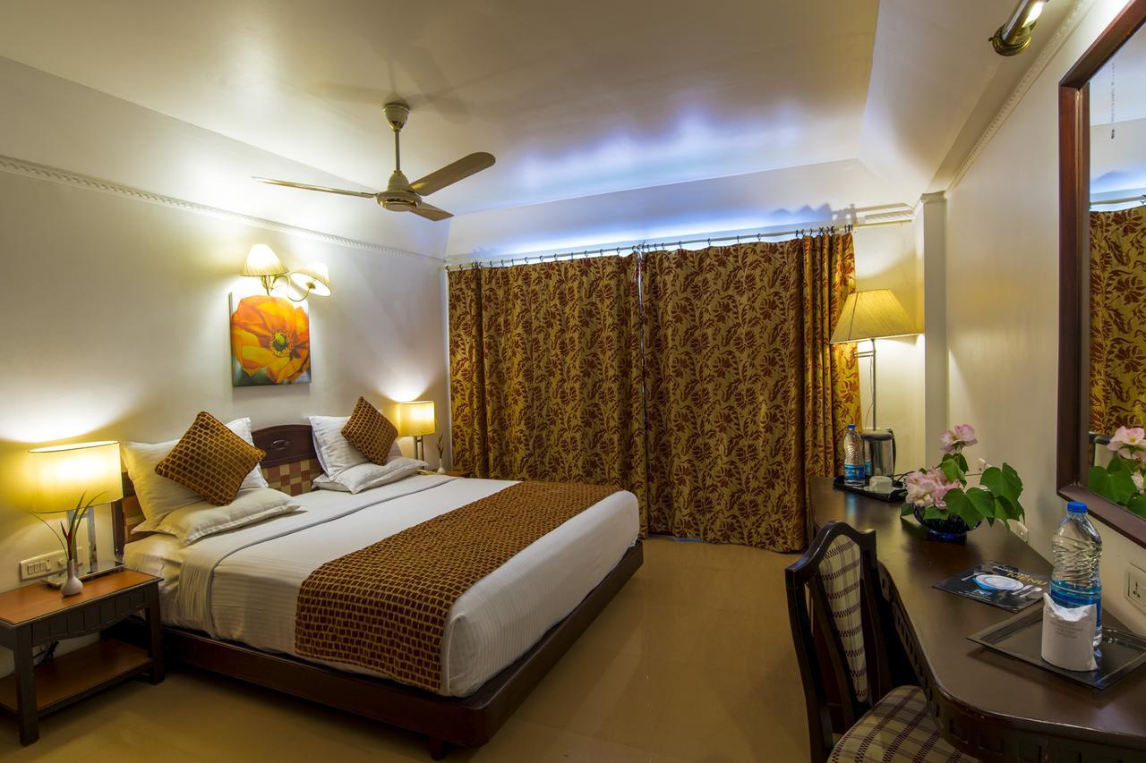 Golf View Hotels & Suites Nedumbassery Eksteriør billede