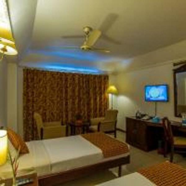 Golf View Hotels & Suites Nedumbassery Eksteriør billede